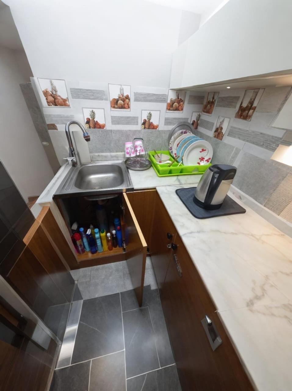 Alharaki Capsule Bed & Breakfast Dubai Exterior foto